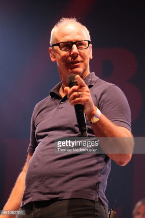 News Photo Greg Graffin of Bad Religion performs on day 3 at