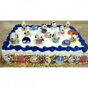 Snoopy-cake-snoopy-33124886-1250-1250.jpg