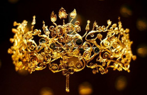 diadem from 4th century BC discovered in one of the Macedonian royal ...