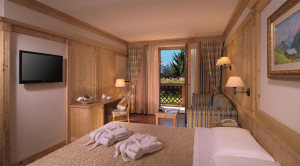 hotel tevini commezzadura guest room