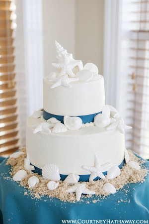 Beach wedding cake #DonnaMorganEngaged
