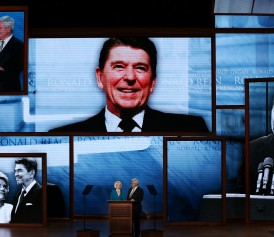 151012152-former-speaker-of-the-house-newt-gingrich-and-callista.jpg ...