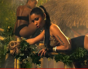 Nicki Minaj -- Anaconda Snake Bites Dancer During VMA Rehearsal