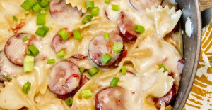 One Pot Cheesy Smoked Sausage and PastaSkillet – A 20 minutes meal ...