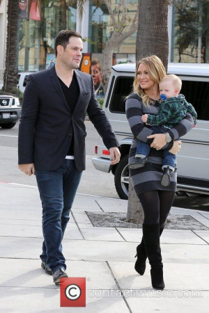 Hilary Duff Mike Luca Comrie Walking New York Cit 07122012 06 435x580