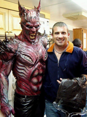 Drake! Dominic Purcell and stunt double posing for vampire film 