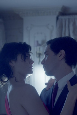 Still of Emmy Rossum and Justin Long in Comet (2014)