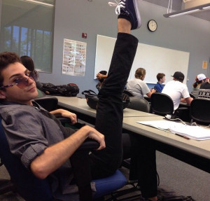 ... your hand correctly. Youtubers Vin, Youtube Vines Random, Vines Bae