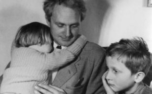 Fadingly famous: Sir Stephen Spender with his children Matthew and ...