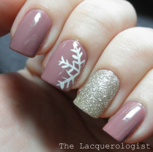 nail-art-design-ideas-with-white-flower-motif-and-silver-shimmer-nail ...