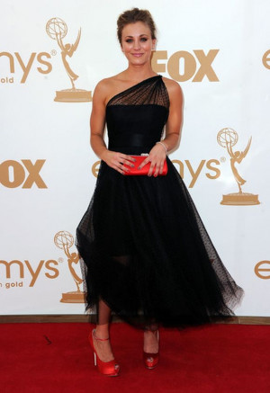 Dressed in sexy black for the 63rd Primetime Emmy Awards, Cuoco ...