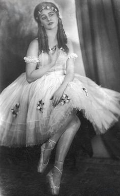 Aniela (Młynarska) Rubinstein, 1920s More