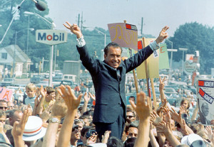nixon peace signs remember president nixon he would hold up