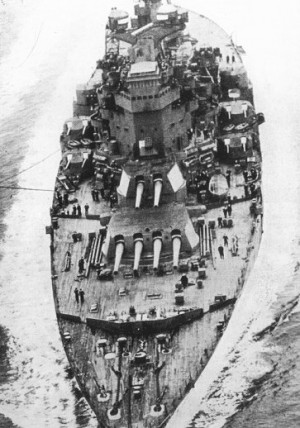 WWII built King George V class ships had 2 quadruple turrets too.