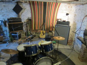 My New All 39 70s Analog Basement Recording Studio w Pics and Audio