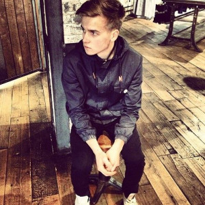 this joe sugg him and zoe and brothers and sisters