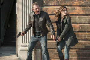 Jason Beghe as Hank Voight in 
