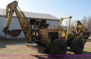 Vermeer M-475A articulated cable plow