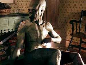 Signs | Signs (2002) Things were nice and creepy in M. Night Shyamalan ...