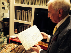 Talese with one of his famous shirt-board outlines. (photo by Elon ...
