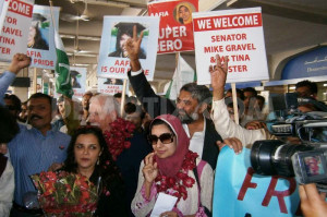 1347559286-senator-mike-gravel-arrives-in-karachi-to-support-aafia ...