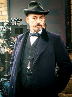 Tommy Flanagan as Arthur Shelby Sr on the set of Peaky Blinders.