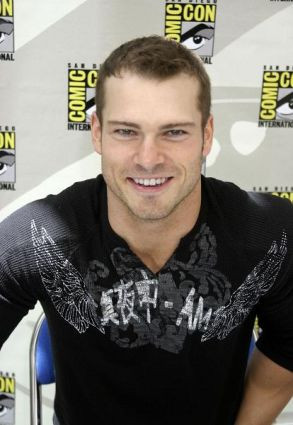 Shawn Roberts wallpaper