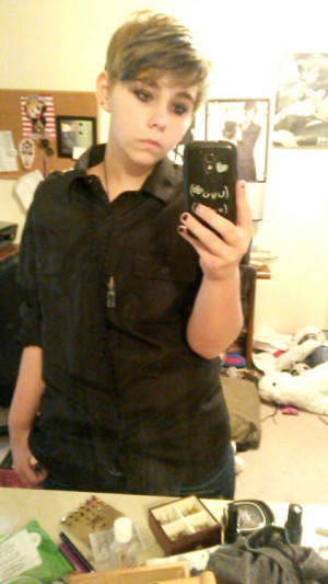 really bad at selfies i'm so sorry