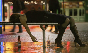 Drunk-woman-on-bench-006.jpg#drunk%20girl%20460x276