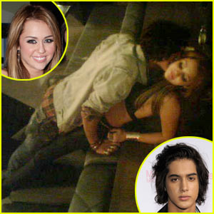 miley cyrus avan jogia1 Beso entre Miley Cyrus y su nuevo novio