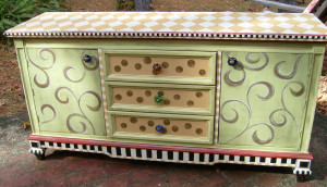 Source: http://www.lucydesignsonline.com/2010/09/another-dresser-redo ...