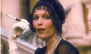 Mia-Farrow-in-the-1974-film-of-The-Great-Gatsby.jpg