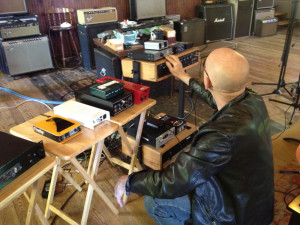 The ultimate comparitive bass DI test...-tlev-checking-out-dis.jpg