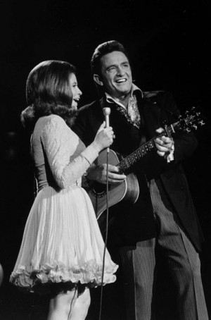 Johnny Cash & hans kärlek June Carter som han verkligen kämpade för ...