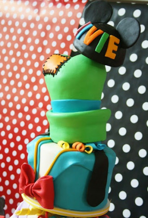 Goofy cake! and really cute mickey mouse Party Ideas