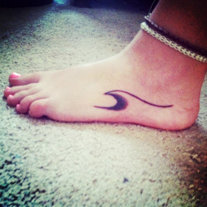 Beach Tattoos On Foot #wave #tattoo #foot #ankle