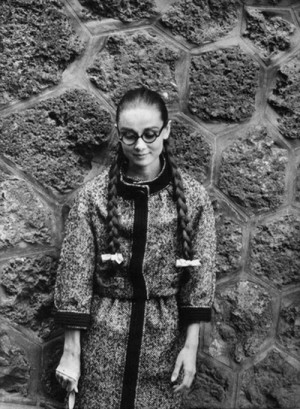 Audrey Hepburn photographed with husband Mel Ferrer and photographer ...