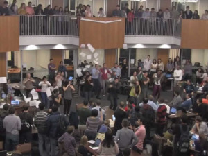 columbia-business-school-students-say-good-luck-with-a-flash-mob.jpg
