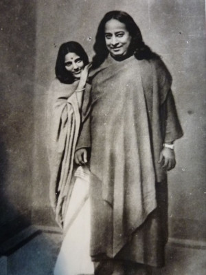 Anandamayi Ma with Swami Yogananda