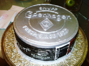 Redneck Weddings Cakes I... 20+ pics (Nice touch Bubba)