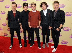 One Direction (from left, Niall Horan, Zayn Malik, Liam Payne, Harry ...