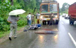 Uppinangady, Jul 8: A rider died on the spot when the two-wheeler he ...