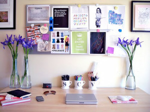 How to Keep your Desk Organized at Home & at the Office |