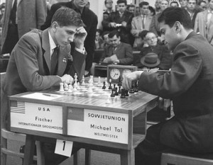 Bobby Fischer contre Mikhaïl Tal aux Olympiades de Leipzig en 1960.