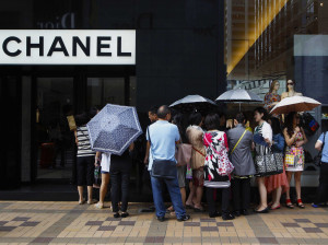 the-lines-outside-luxury-stores-in-hong-kong-are-like-nothing-youve ...