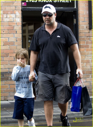 russell crowe father son bonding russell crowe photo 10266967
