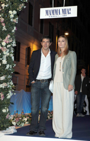 Anna Ferzetti Pierfrancesco Favino L And R Attend Mamma picture