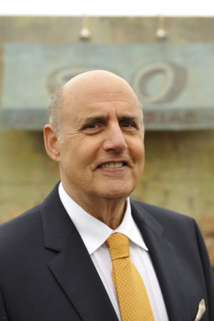 ... : Jeffrey Tambor as Lloyd — (Photo by: Alan Zenuk/USA Network