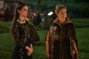 Mary and Mother-in-Law - Reign Season 2 Episode 7 - TV Fanatic