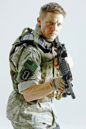 Jeremy Renner stars as Staff Sergeant William James in Summit ...